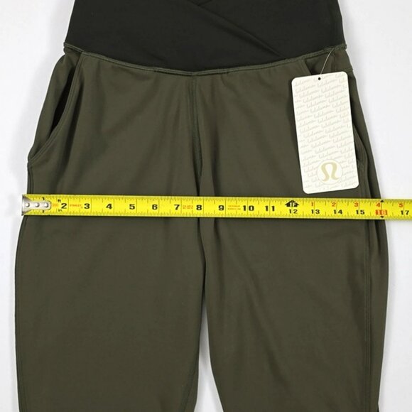 Lululemon Sunset Salutation Crop Pant Fatigue Green Black Relaxed Stretch Size 4 - Picture 12 of 16